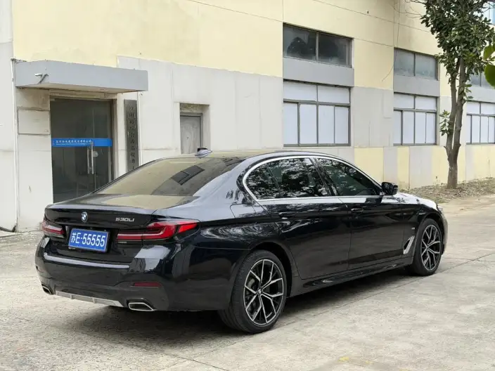 BMW 5 Series 2023 Model Facelift 530Li Exclusive Model M Sports Set – фото 7