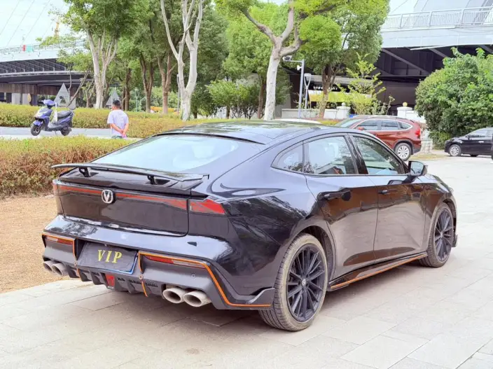 Changan UNI-V 2023 Model 1.5T Sports Edition – фото 7