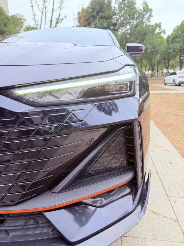 Changan UNI-V 2023 Model 1.5T Sports Edition – фото 8
