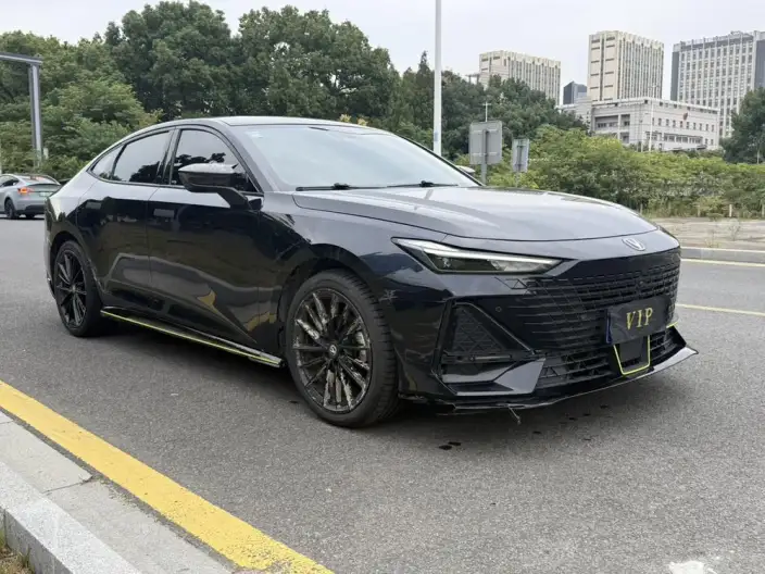 Changan UNI-V 2022 Model 1.5T Noble Model