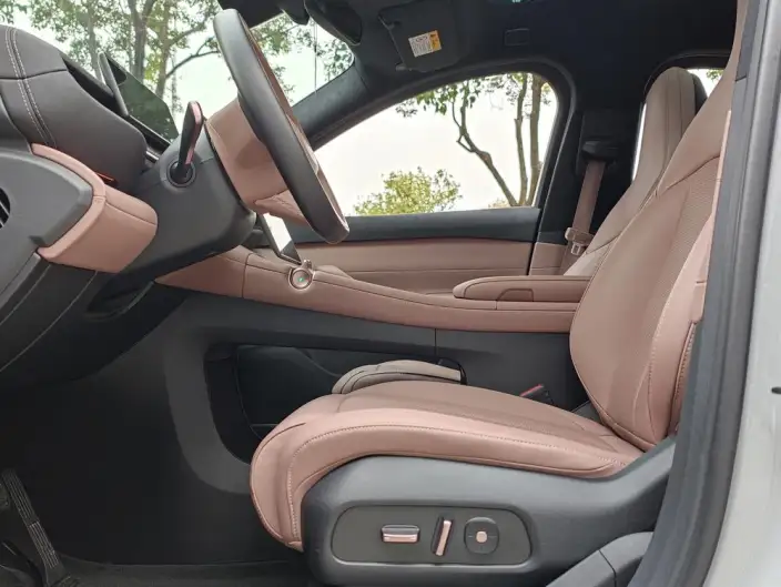 NIO EC6 2024 Model 75kWh – фото 10