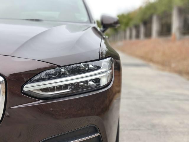 Volvo S90 Модель 2020 года T5 Smart Range Deluxe Edition – фото 4