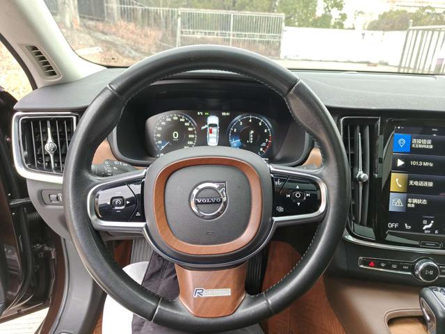 Volvo S90 Модель 2020 года T5 Smart Range Deluxe Edition – фото 12