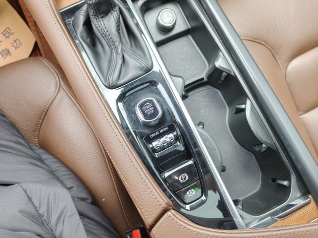 Volvo S90 Модель 2020 года T5 Smart Range Deluxe Edition – фото 15