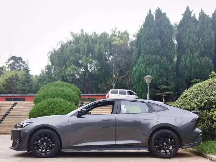 Changan UNI-V 2024 Model 1.5T Noble Model