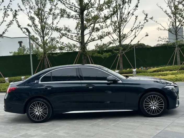 Mercedes-Benz C-Class 2025 Model C 260 L Sports Edition – фото 7