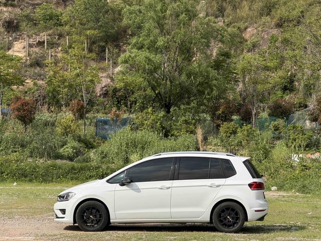 Volkswagen Gol f Sportsvan 2016 модификация 230TSI автоматическое Dynamic – фото 4