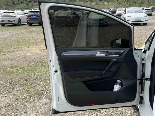 Volkswagen Gol f Sportsvan 2016 модификация 230TSI автоматическое Dynamic – фото 10