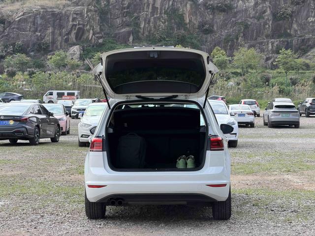 Volkswagen Gol f Sportsvan 2016 модификация 230TSI автоматическое Dynamic – фото 17