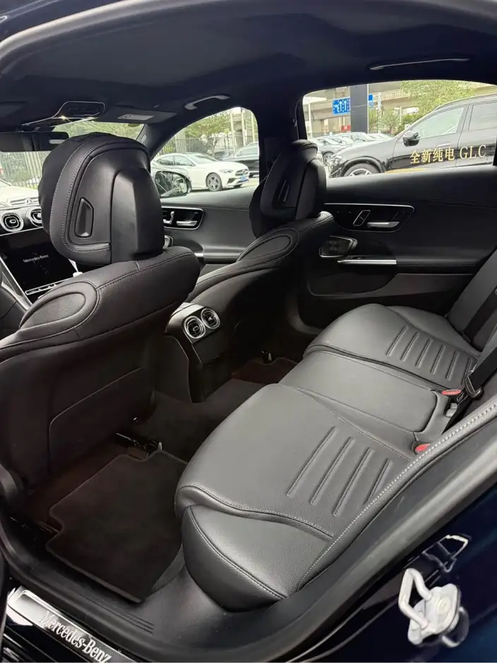 Mercedes-Benz C-Class 2026 Model C 260 L Sports sedan – фото 5