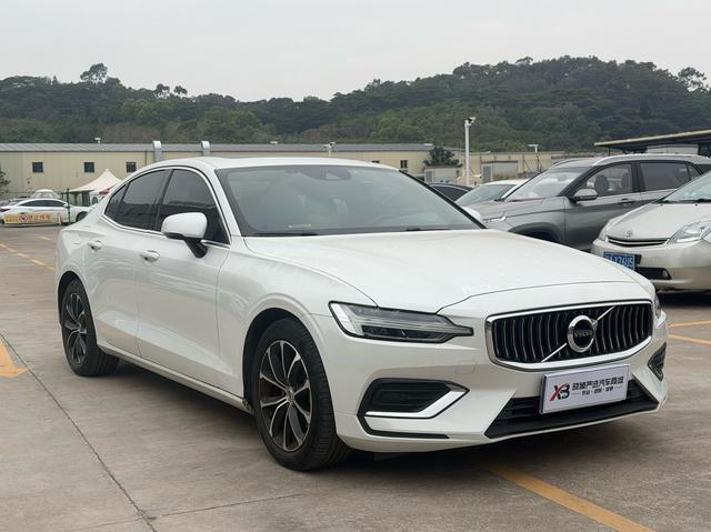 Volvo S60 2021 T4 Intelligent Refined Luxury – фото 3