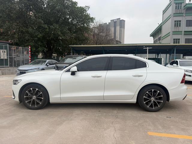 Volvo S60 2021 T4 Intelligent Refined Luxury – фото 7