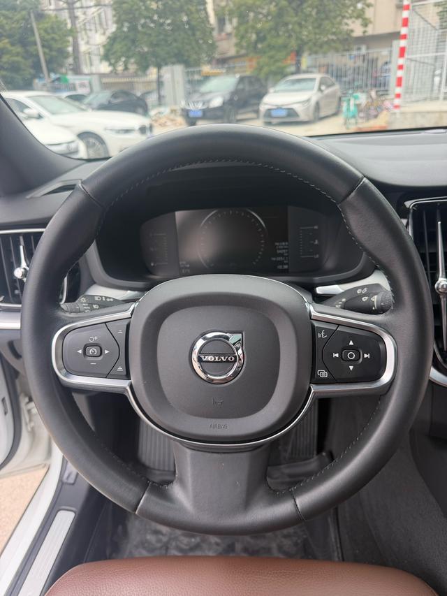 Volvo S60 2021 T4 Intelligent Refined Luxury – фото 16