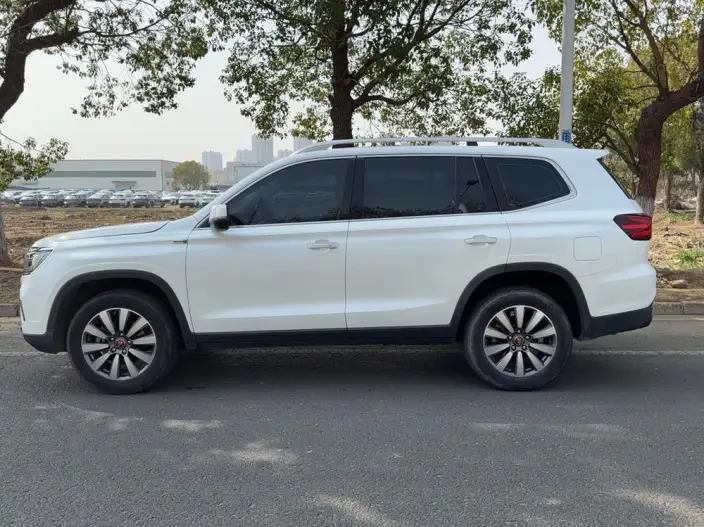 Roewe RX8 2019 Model 30T 2WD Superior Ultimate Edition – фото 3