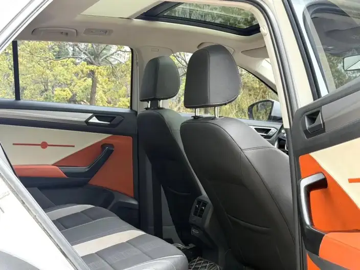 Volkswagen T-Roc 2022 Model 280TSI DSG 2WD Elite PLUS – фото 9