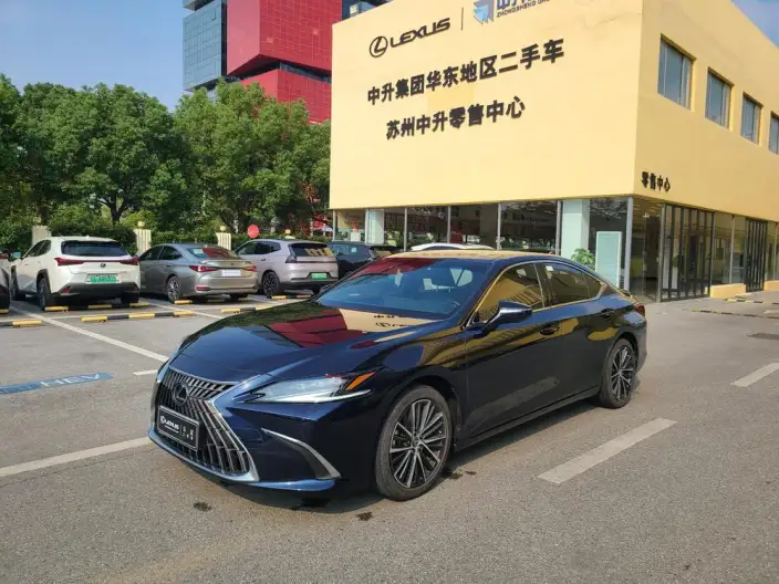 Lexus ES 2022 Model 300h Premium