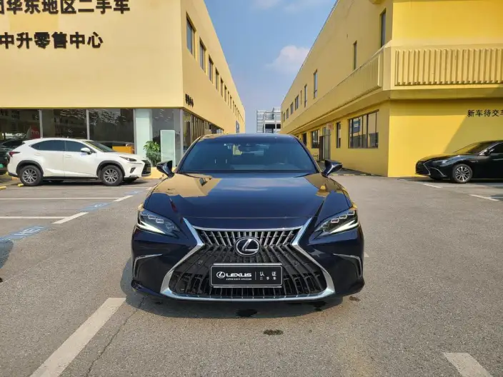 Lexus ES 2022 Model 300h Premium