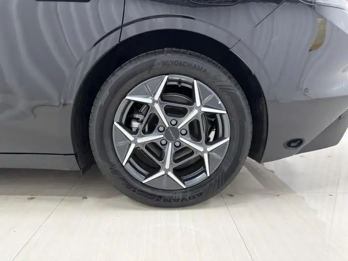 Lynk & Co 10 EM-P 2025 Model 120 4WD Ultra H5 – фото 9