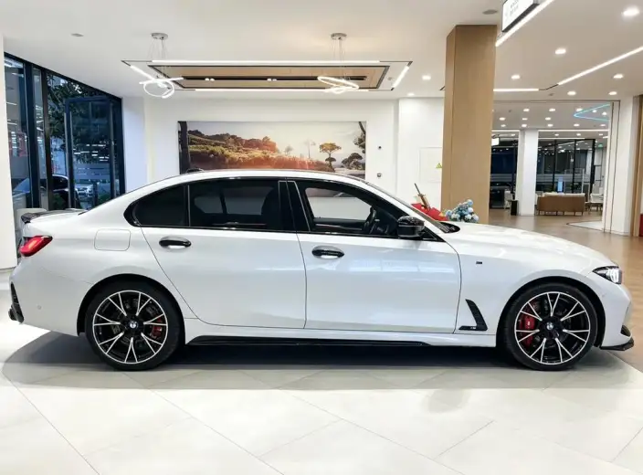 BMW 3 Series 2023 Model 325Li M Sports Set – фото 6