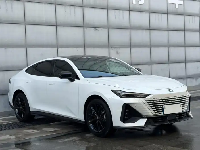 Changan UNI-V 2023 Model 1.5T Noble Model