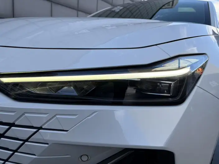 Changan UNI-V 2023 Model 1.5T Noble Model – фото 9