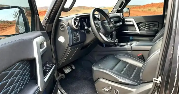 BAIC BJ40 2021 Model 2.0D Automatic 4WD Blade Hero Edition Warrior Model front and rear electronic control locks – фото 8