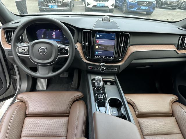 Volvo XC60 PHEV 2024 модификация T8 4WD Long Battery Li f e Pro Smart Elegance Deluxe Edition – фото 7