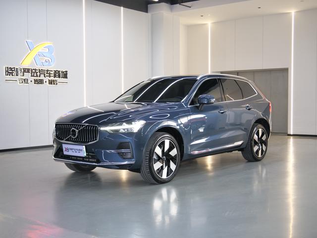 Volvo XC60 PHEV 2025 модификация T8 4WD Long Battery Li f e Pro Smart Range Deluxe Edition – фото 1