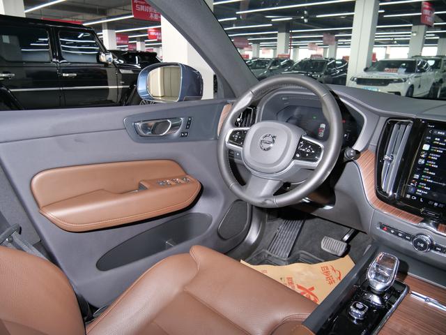Volvo XC60 PHEV 2025 модификация T8 4WD Long Battery Li f e Pro Smart Range Deluxe Edition – фото 10