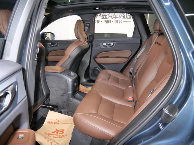Volvo XC60 PHEV 2025 модификация T8 4WD Long Battery Li f e Pro Smart Range Deluxe Edition – фото 11