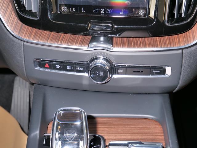Volvo XC60 PHEV 2025 модификация T8 4WD Long Battery Li f e Pro Smart Range Deluxe Edition – фото 17