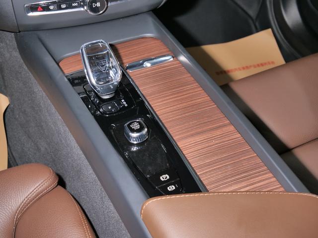 Volvo XC60 PHEV 2025 модификация T8 4WD Long Battery Li f e Pro Smart Range Deluxe Edition – фото 20