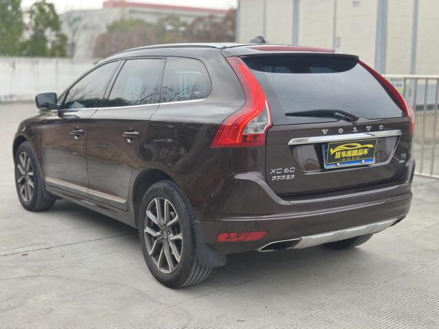 Volvo XC60 2017 модификация T5 AWD Smart Range L Class Edition – фото 4
