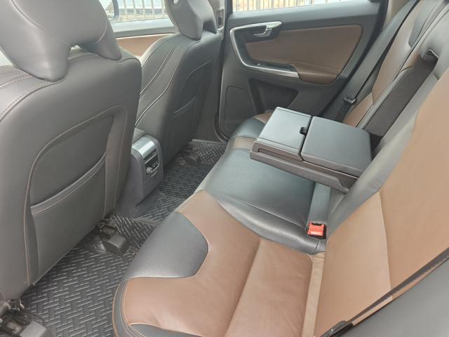 Volvo XC60 2017 модификация T5 AWD Smart Range L Class Edition – фото 10