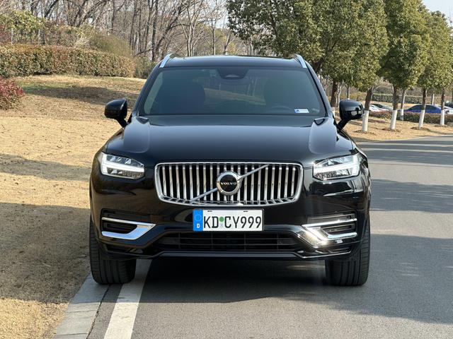 Volvo XC90 2023 B5 Smart Travel Luxury 5-Seater – фото 2