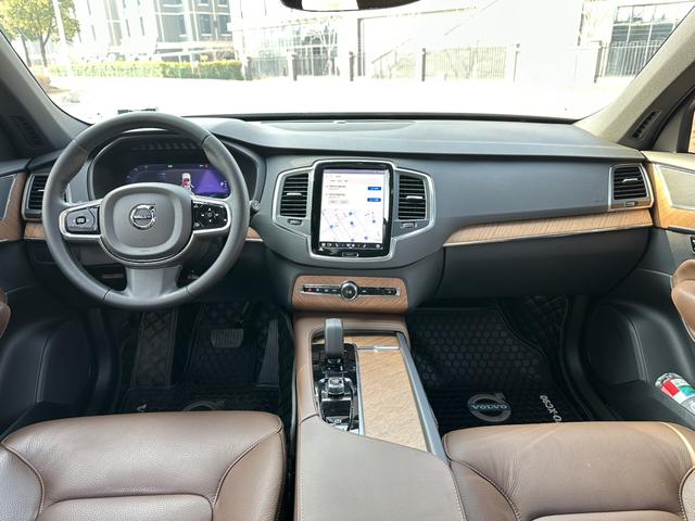 Volvo XC90 2023 B5 Smart Travel Luxury 5-Seater – фото 6