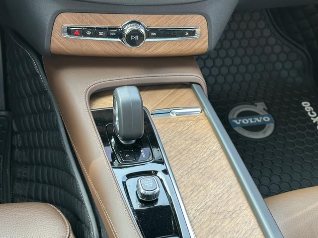 Volvo XC90 2023 B5 Smart Travel Luxury 5-Seater – фото 7