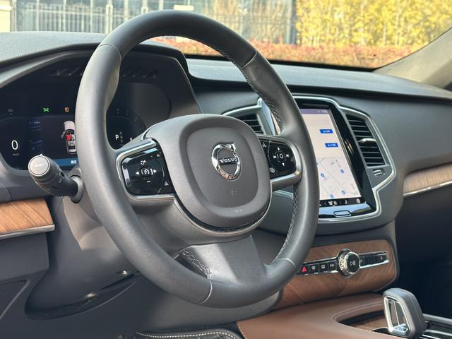 Volvo XC90 2023 B5 Smart Travel Luxury 5-Seater – фото 8