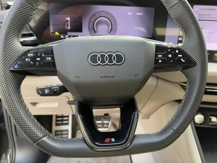Audi Q5L 2026 Model 2.0T 10M Users Edition Edition – фото 6