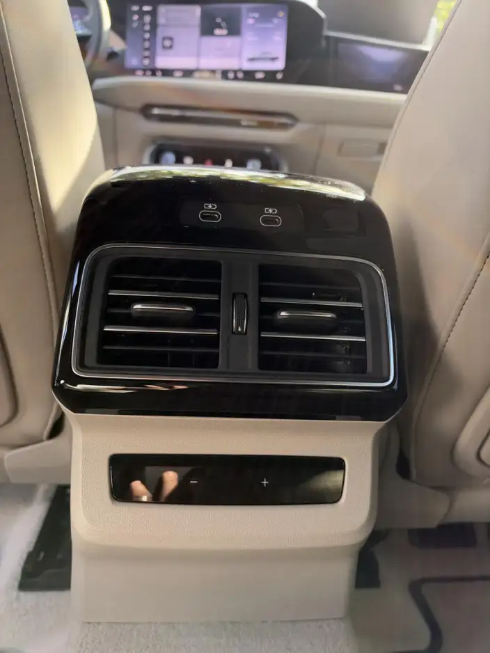 Audi Q5L 2026 Model 2.0T 10M Users Edition Edition – фото 9