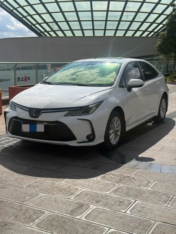 Toyota Corolla 2019 Model Hybrid 1.8L E-CVT GL-i Elite Edition – фото 1