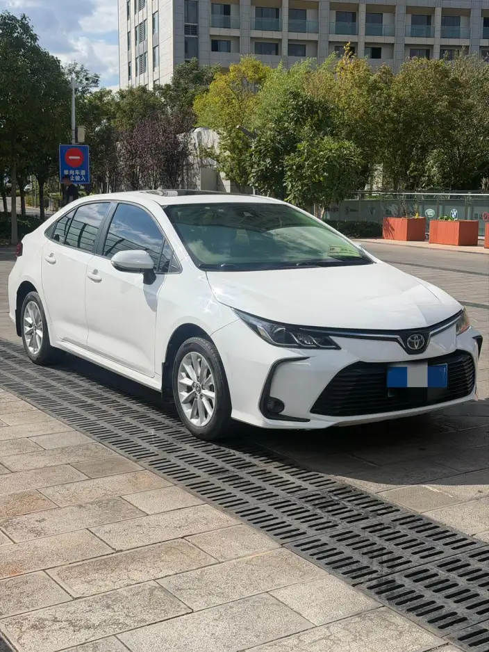 Toyota Corolla 2019 Model Hybrid 1.8L E-CVT GL-i Elite Edition – фото 3