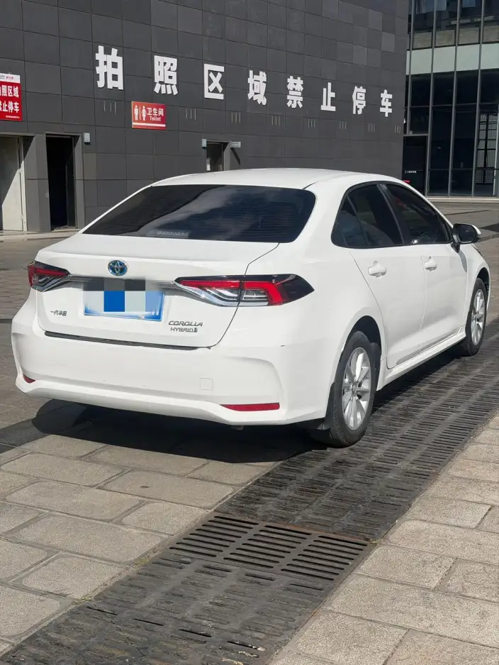 Toyota Corolla 2019 Model Hybrid 1.8L E-CVT GL-i Elite Edition – фото 6