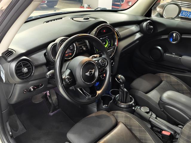 MINI 2016 1.5T COOPER Pioneer Edition – фото 5