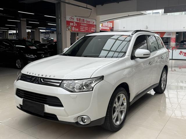Mitsubishi Outlander Imported 2013 2.4L 4WD Luxury Navigation 5-Seat