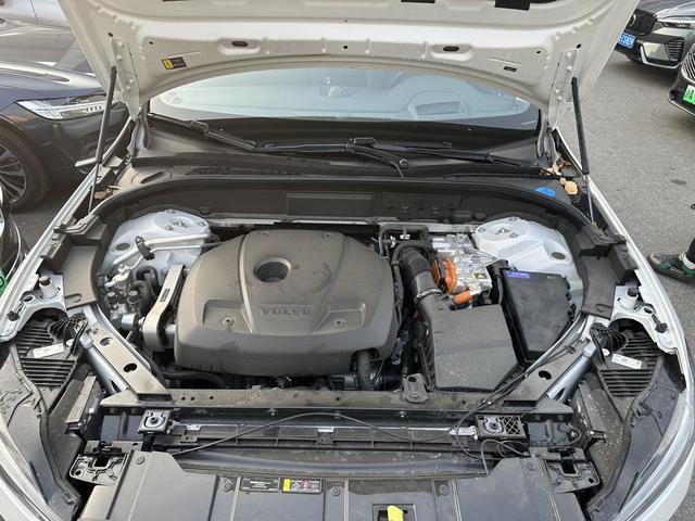 Volvo XC60 PHEV 2024 модификация T8 4WD Long Battery Li f e Pro Smart Elegance Deluxe Edition – фото 10