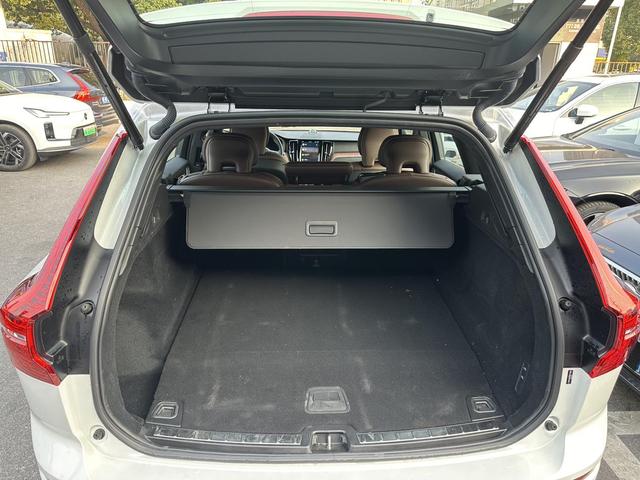 Volvo XC60 PHEV 2024 модификация T8 4WD Long Battery Li f e Pro Smart Elegance Deluxe Edition – фото 12