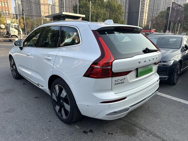 Volvo XC60 PHEV 2024 модификация T8 4WD Long Battery Li f e Pro Smart Elegance Deluxe Edition – фото 13