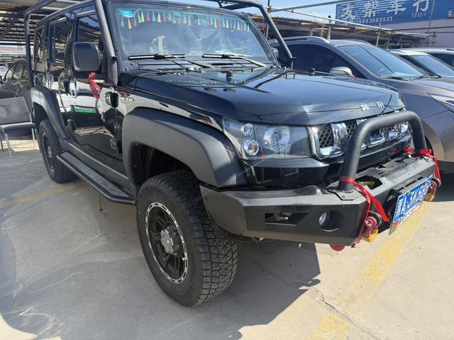 BAIC BJ40 2016 модификация 2.3T автоматическое 4WD Exclusive Edition – фото 6