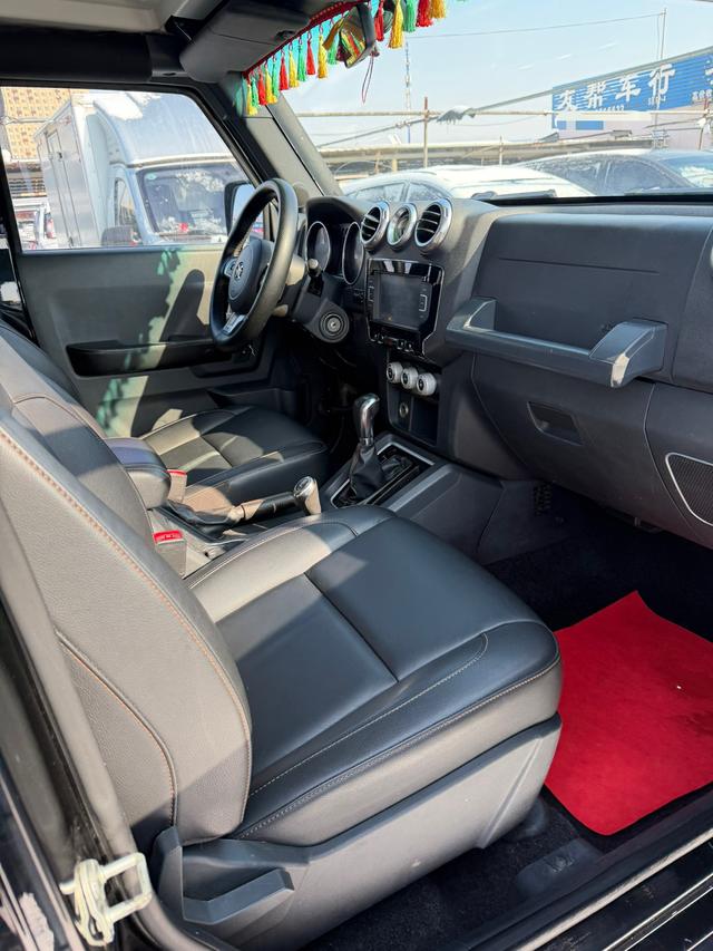 BAIC BJ40 2016 модификация 2.3T автоматическое 4WD Exclusive Edition – фото 8